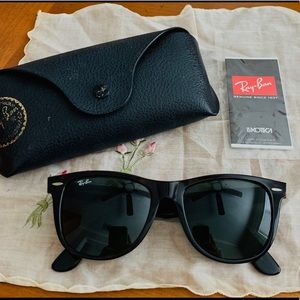 Ray Ban 54mm Classic wayfarer